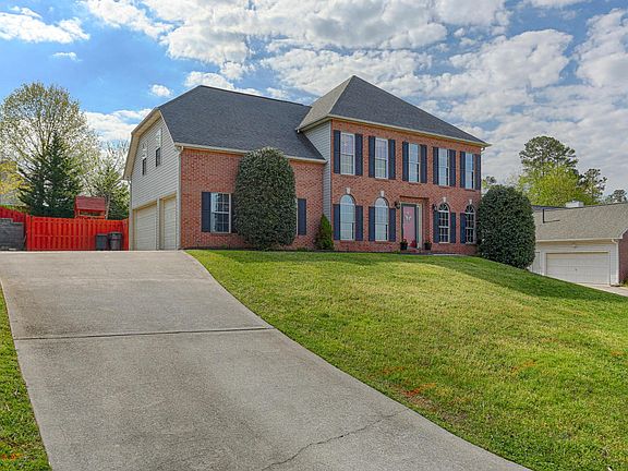 2nd image of 2454 Maple Crest Ln