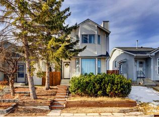 27 E Rivercrest Cir SE, Calgary, AB T2C 4G3