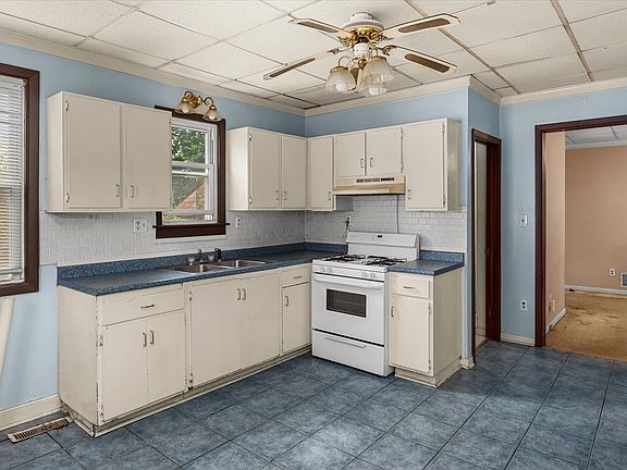 4th image of 6715 174th St