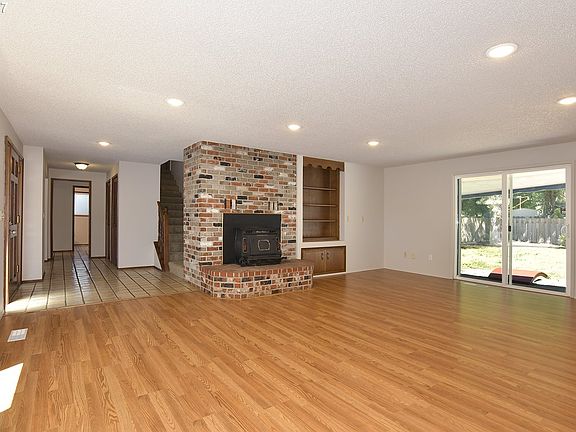 4th image of 932 NW 8th Ave