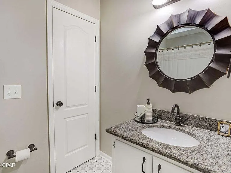 8107 Heritage Woods Ln — Photo 22