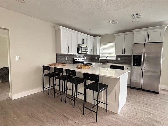 3rd image of 2816 HARGILL DRIVE