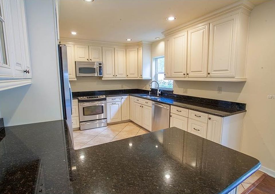 2nd image of 1342 Bryn Mawr St #0