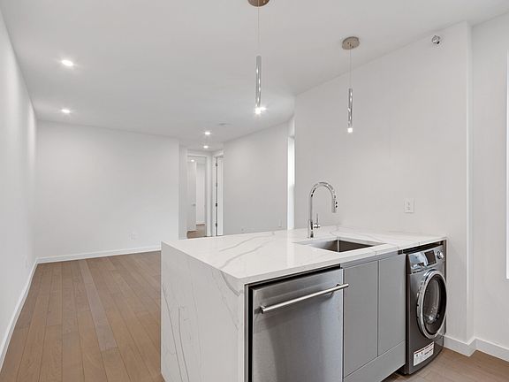 3rd image of 15 Wyckoff St APT 16