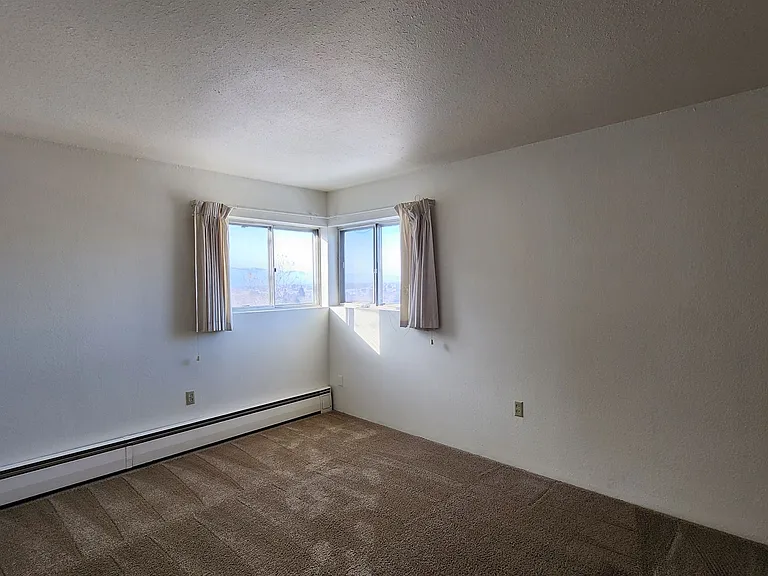 201 Whitaker Dr — Photo 12