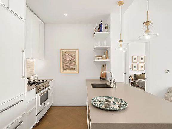 4th image of 184 Kent Ave APT A403