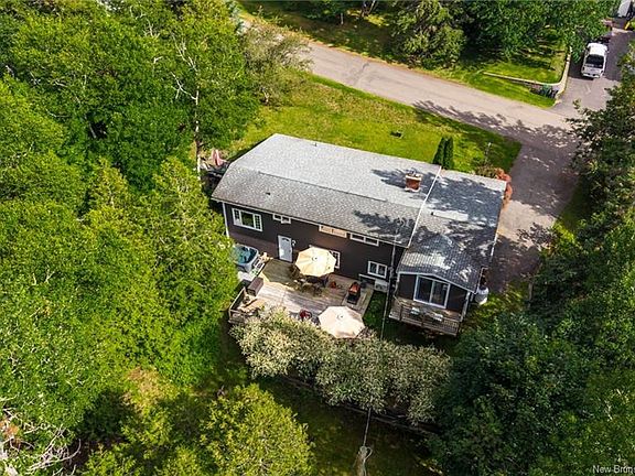 2nd image of 36 Lake Rd