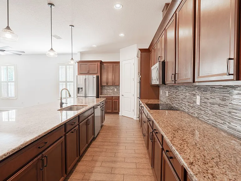 10667 Cardera Dr — Photo 13