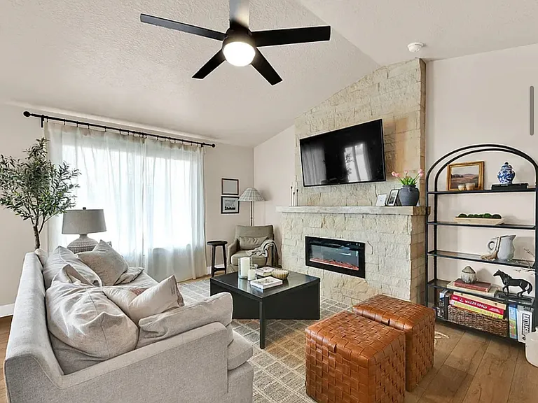 2681 E Clarkstone Dr — Photo 5