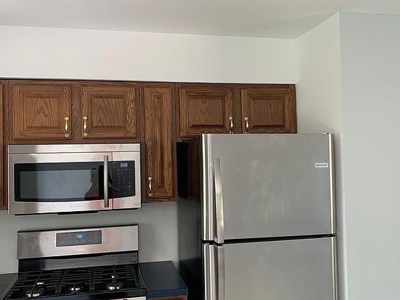 2nd image of 813 Durham Ln