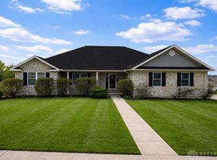930 Oak Hill Ct, Troy, OH 45373