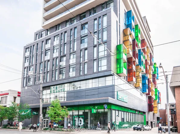 297 College St, Toronto, ON