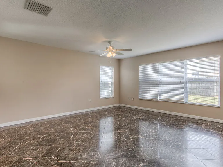 12116 Tree Haven Ave — Photo 5