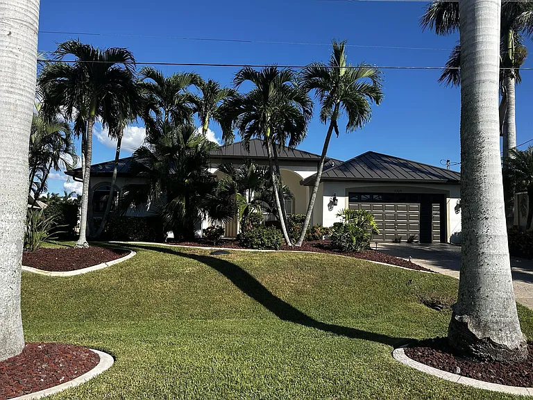 5209 SW 25th Pl — Photo 28
