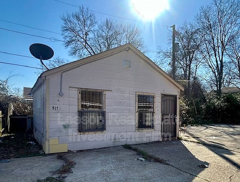 1st image of 517.5 Stoner Ave