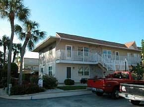 2nd image of 850 Palm St #14