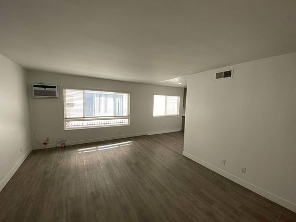 5th image of 3720 Watseka Ave #6