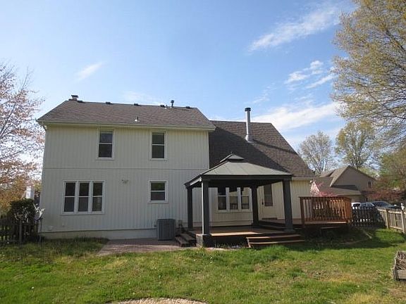 4th image of 1216 NW Oak Lawn Ct