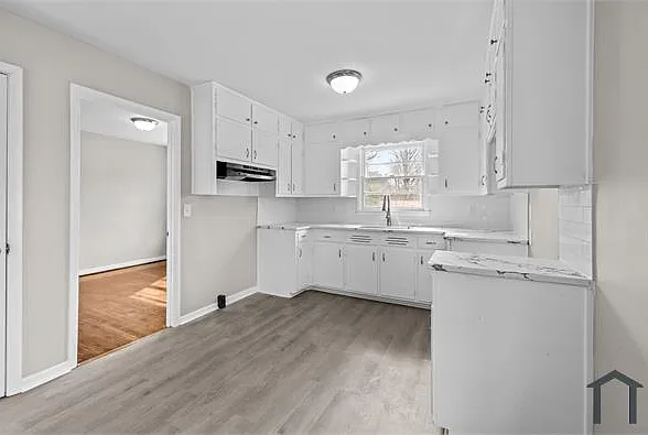 1321 Five Mile Rd — Photo 4