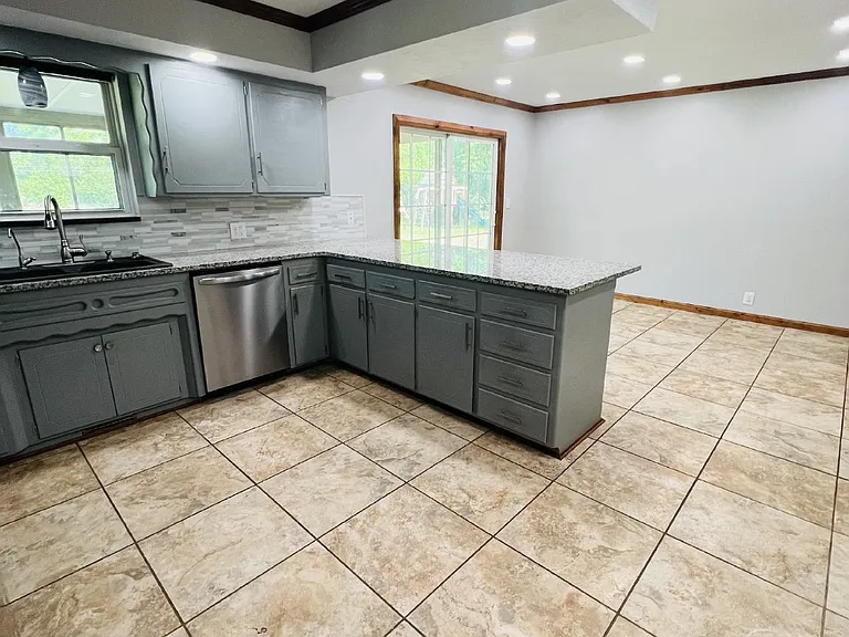 3615 N Grant St — Photo 7