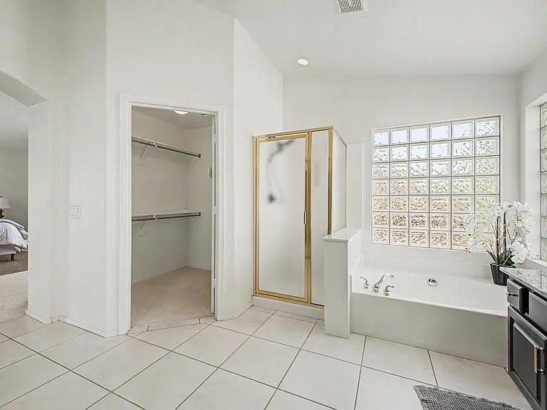 7464 W Potter Dr — Photo 15