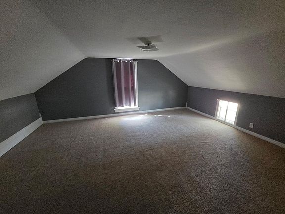 3rd image of 321 W 3rd St