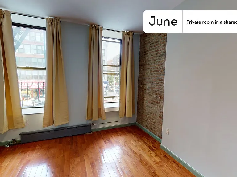 2036 2nd Ave #A — Photo 2