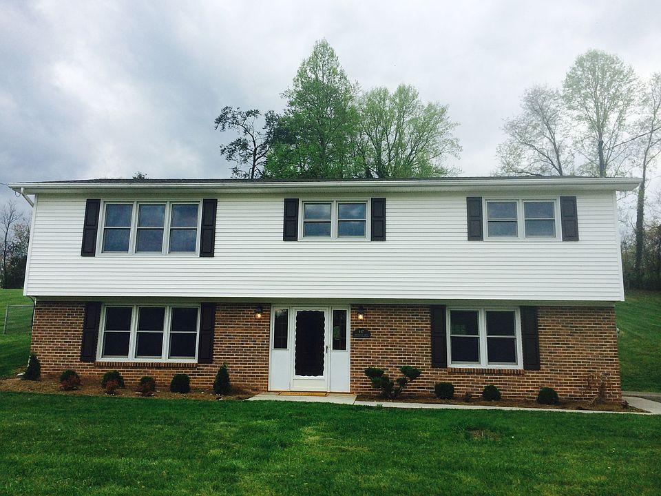 1st image of 447 Brookwood Dr