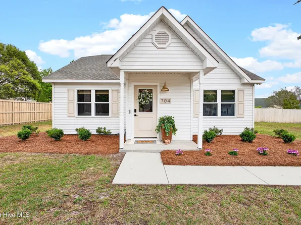 704 Autumn Leaves Court, Wilmington, NC 28411