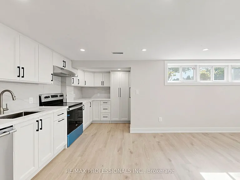 25 Carsbrooke Rd — Photo 25
