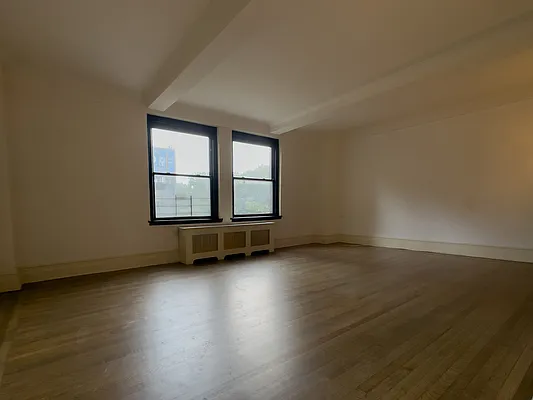 Rented by Oxford Property Group | media 11