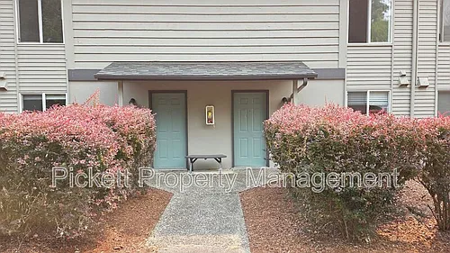 354 NW Edvard St Photo 1