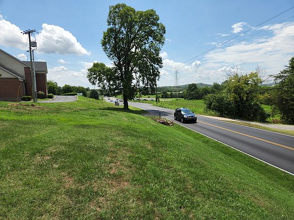 5th image of 1006 Center Point Rd S #A-b