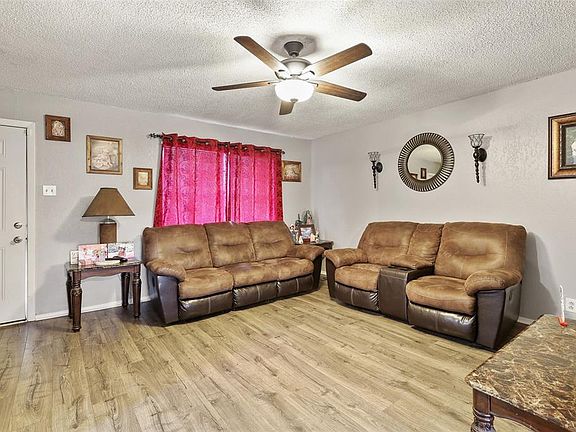 4th image of 1203 Briarwood Dr