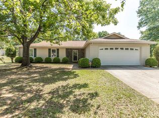 103 Crestwood Ct, Centerville, GA 31028