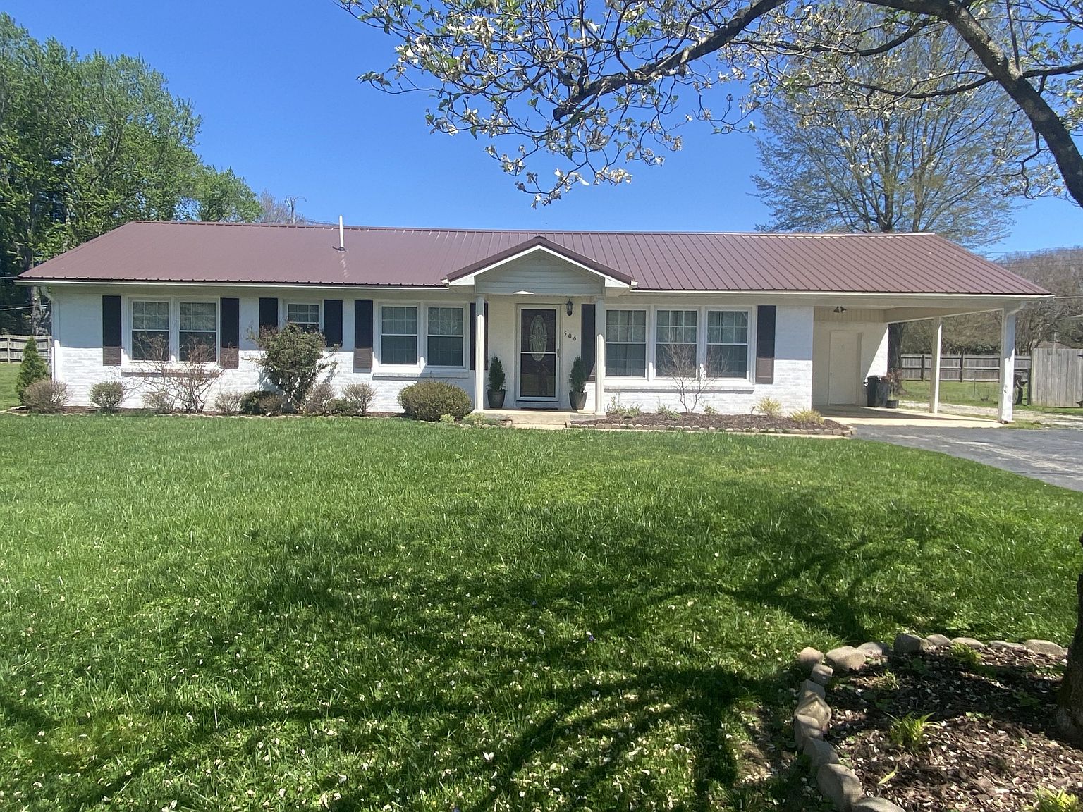 506 9th St, Lawrenceburg, TN 38464 Zillow