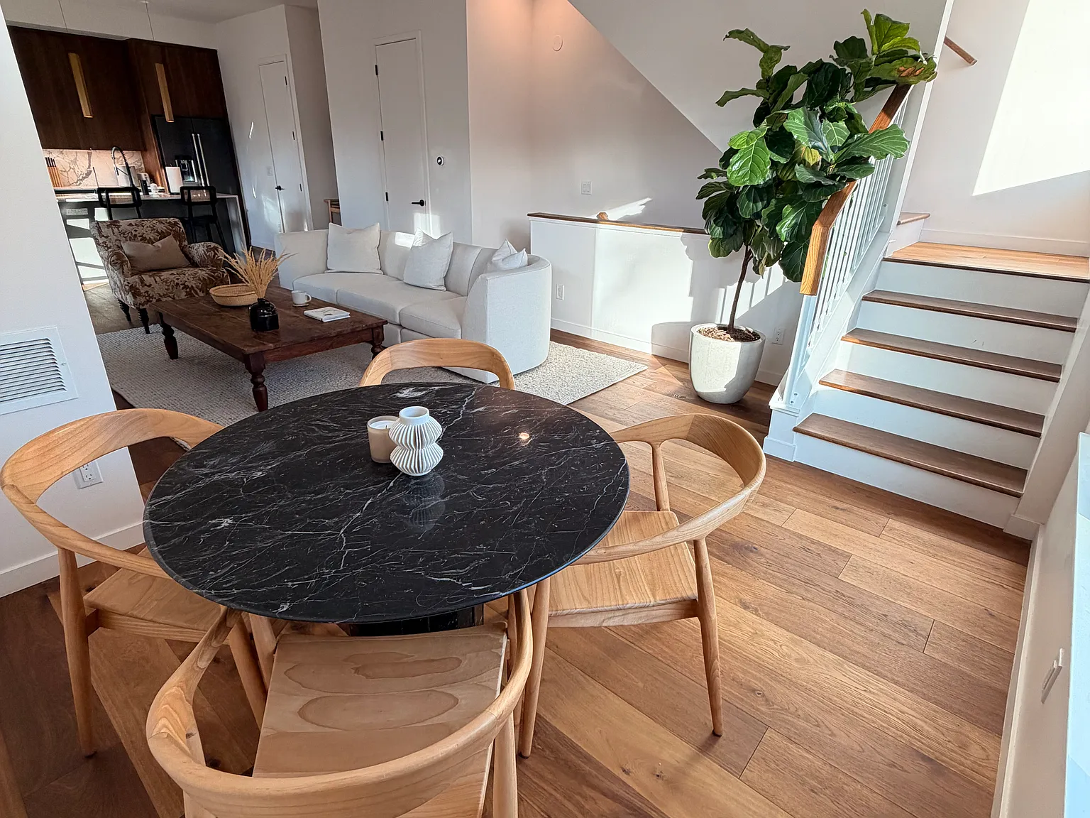 2 bed, 2.5 bath, 1500 sqft, $4,700 — Photo 4