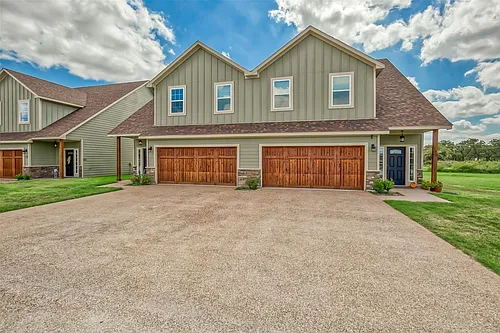 124-130 Eagle Meadow Dr #124 Photo 1