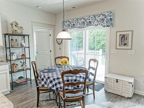 4th image of 3630 Garrett Dr