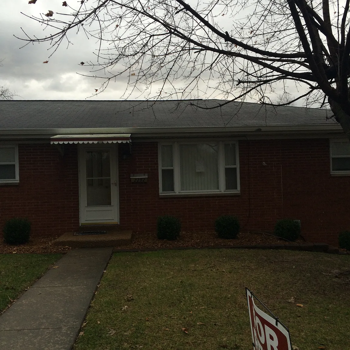 2252 Frank Scott Pkwy W photo 1