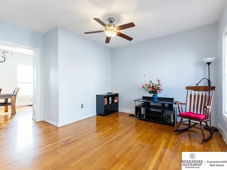 469 Salem St — Photo 2