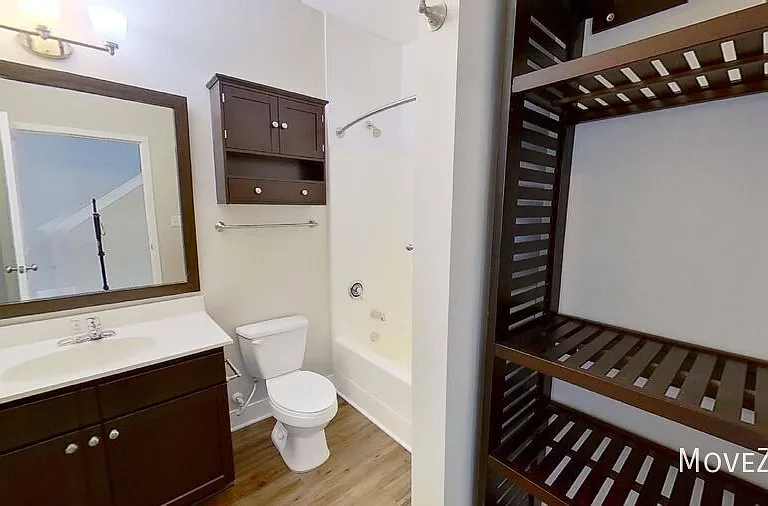 827 Seigle Point Dr — Photo 12