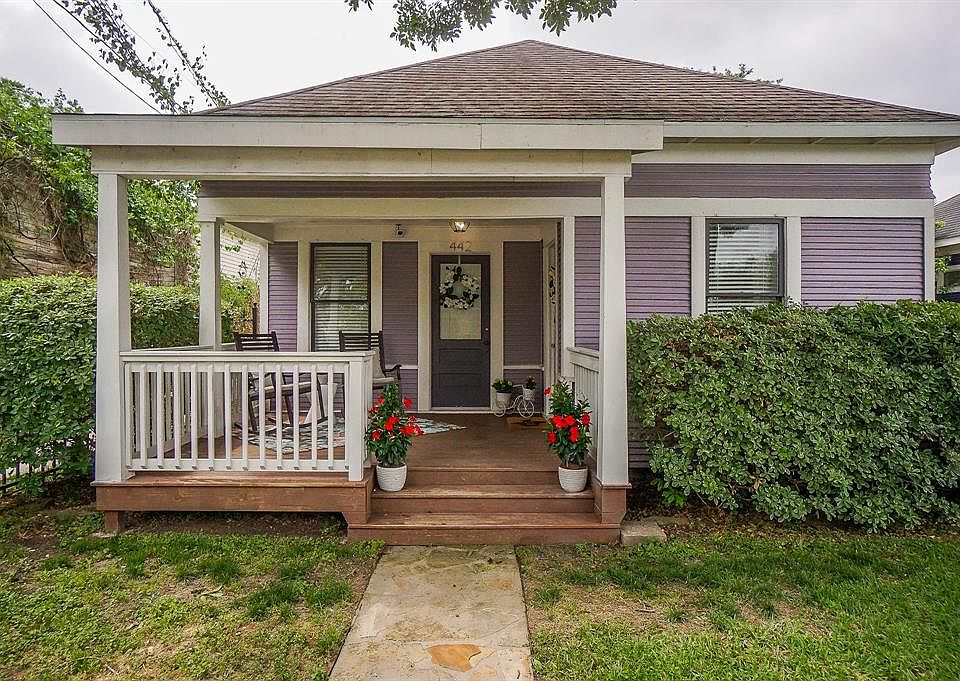 This charming Heights bungalow is calling your name. Wait until you see how adorable I am inside!