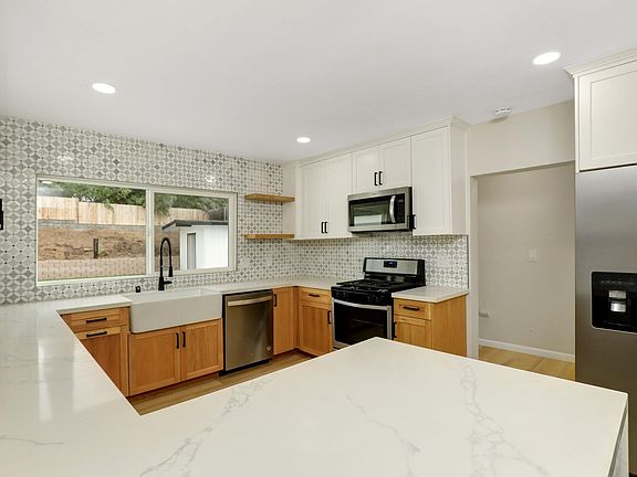 4th image of 1501 Pepper Dr