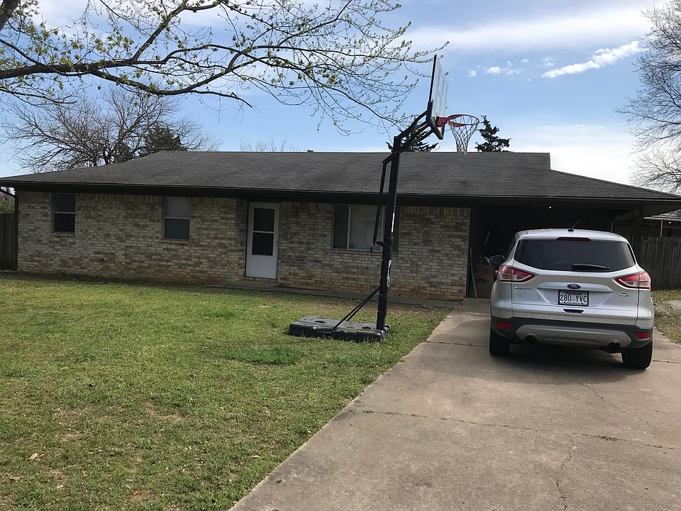 1st image of 307 W Kelli Ave