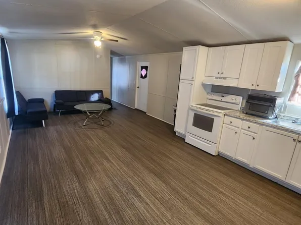 1306 Russell Dr, Weaver, AL 36277