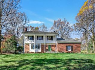 20 Raemont Rd, Granite Springs, NY 10527