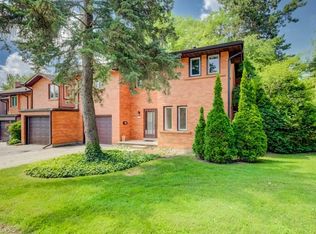 206 Candlewood Cres #9, Waterloo, ON N2L 5Y9