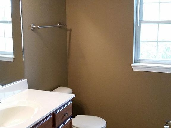 3rd image of 450D Quiet Meadow Ln