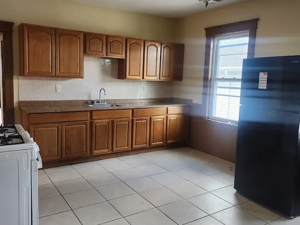 7 Chrome St #3, Worcester, MA 01604